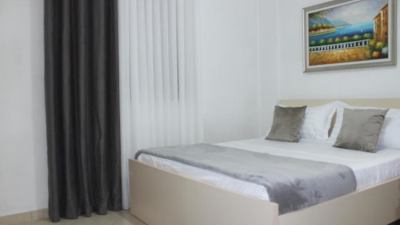 Deni'S Family Apartment In New Blvd Tirana Zewnętrze zdjęcie
